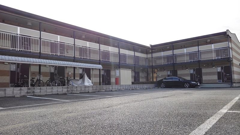 レオパレスソレイユ 駐車場