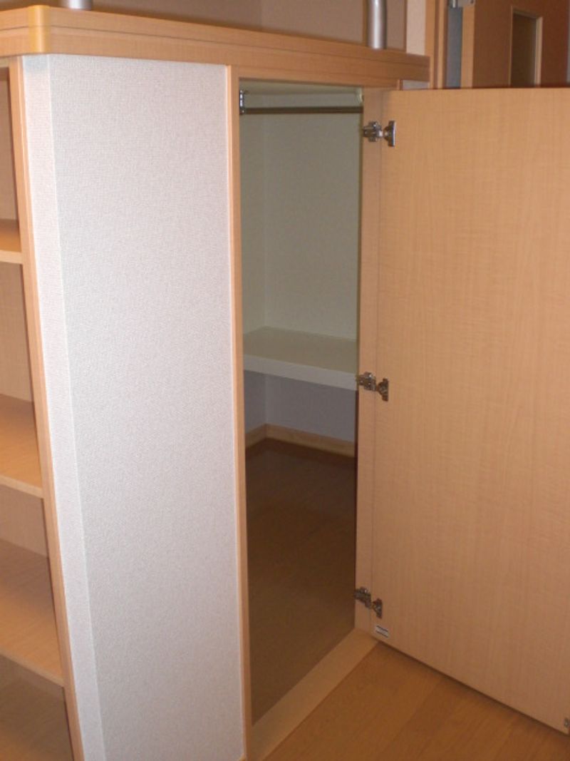 レオパレスグリーン中台 収納