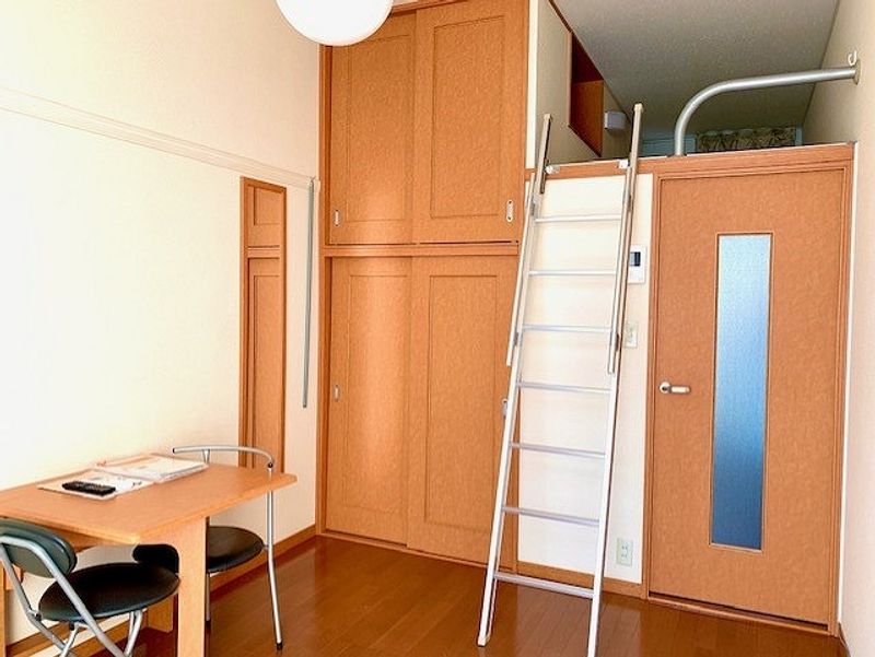 レオパレスリラティブ萩原Ⅱ 居間