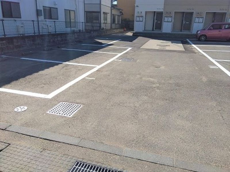 レオパレスＭＹツール 駐車場