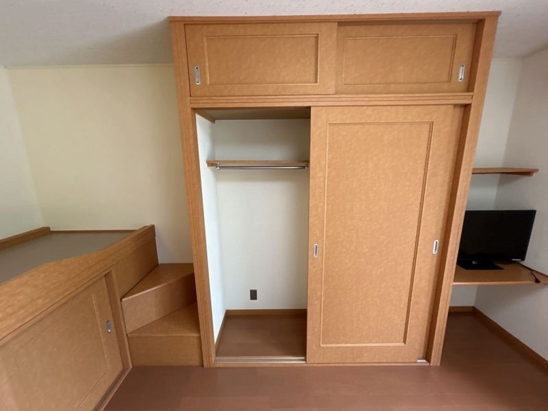 レオパレス広町 収納