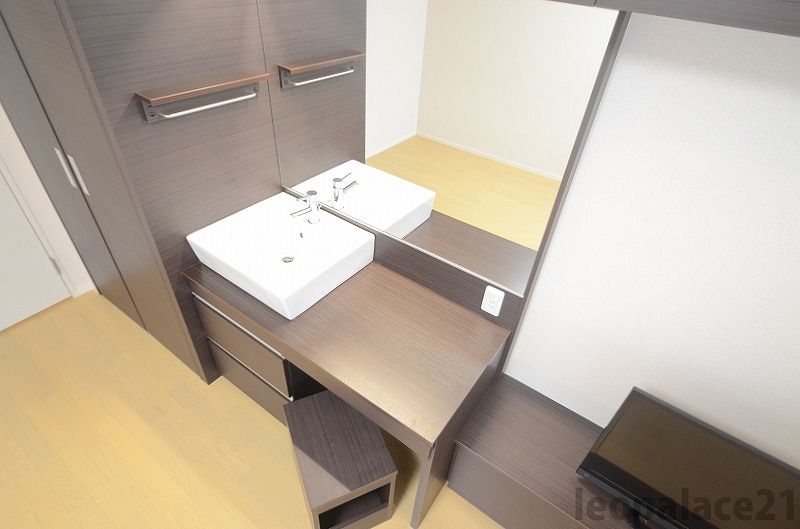 レオネクストＣＲＥＡ南館 洗面台