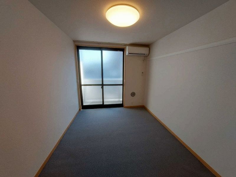 レオパレスゼルコヴァ 居間