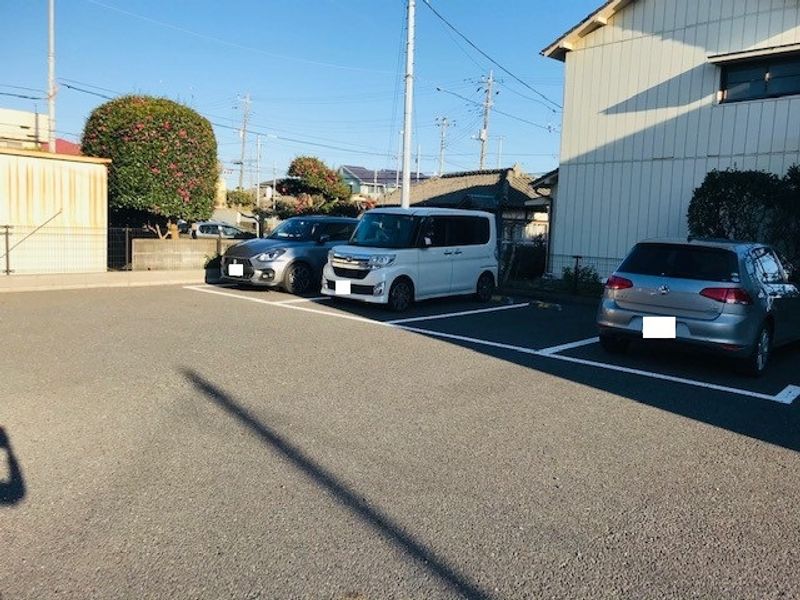 レオネクスト東町 駐車場