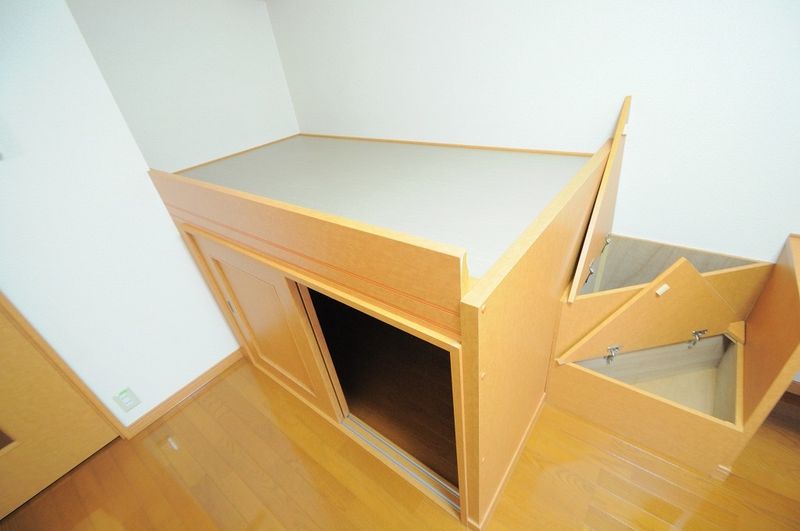 レオパレスバラの妖精 収納