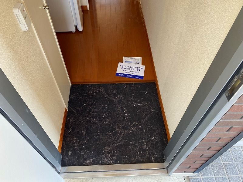 レオパレスバーン　ディーⅠ 玄関