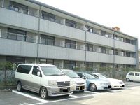 レオパレスＫＡＡＳＩ・ＹＡＹＯＩ 駐車場