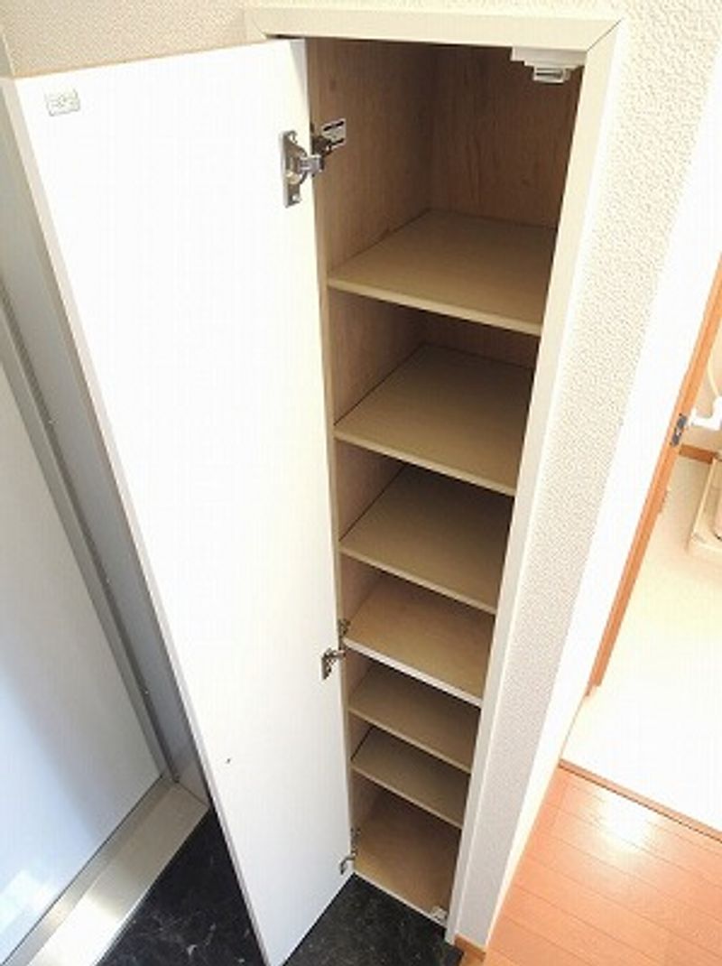レオパレスＫＵ 玄関
