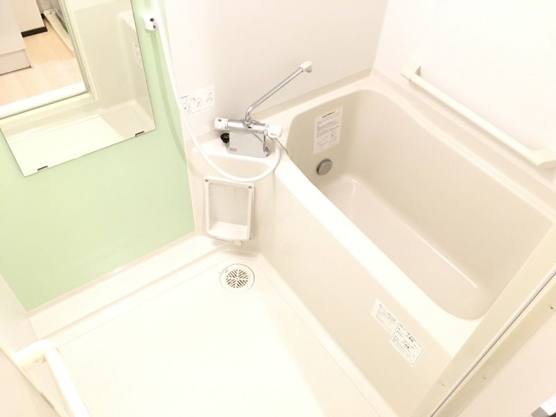 CLEINO Serene Bathroom