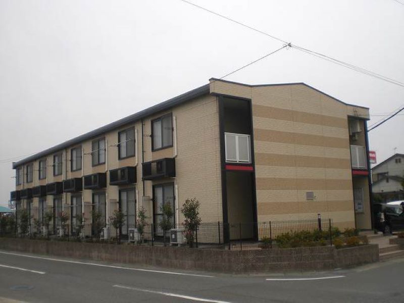 レオパレスオアシス 外観