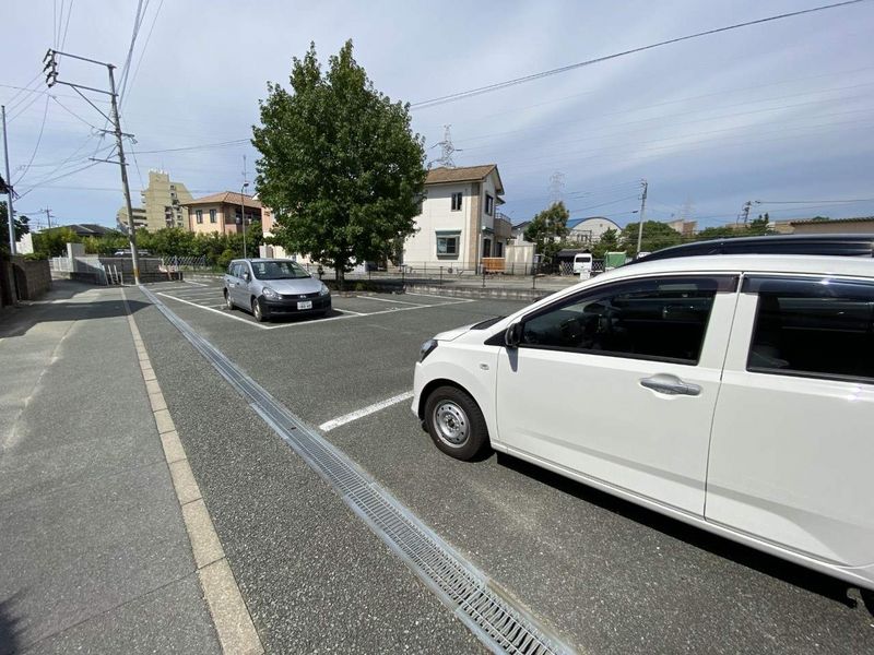 レオパレス大正 駐車場