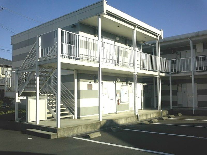 レオパレスタウンコート観音寺 エントランス