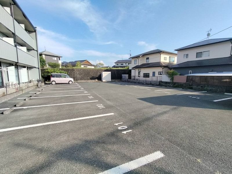 レオパレスＨＯＮＤＡ 駐車場