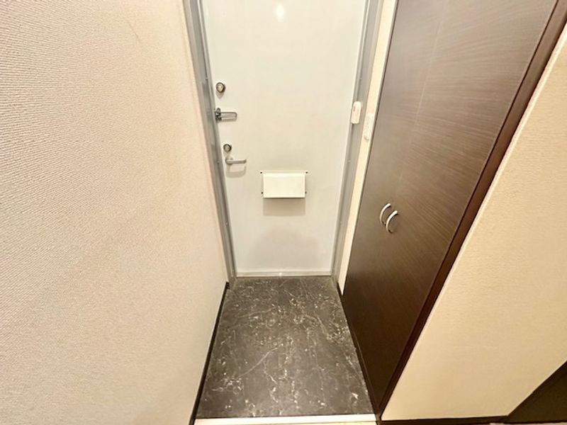 レオネクストクレディ 玄関