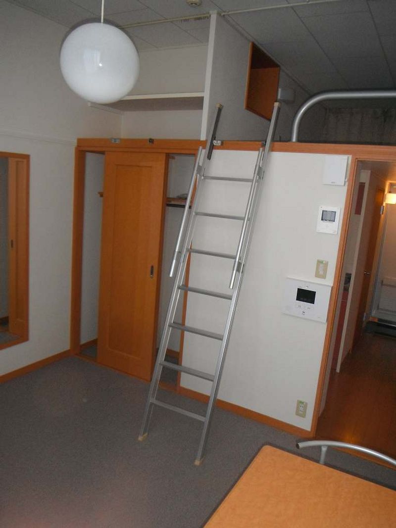 レオパレス高蔵 居間