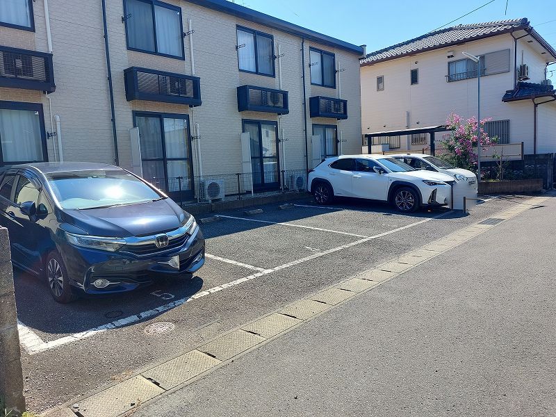 レオパレスのぞみ 駐車場