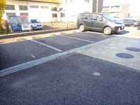 レオパレスへきなん金山 駐車場