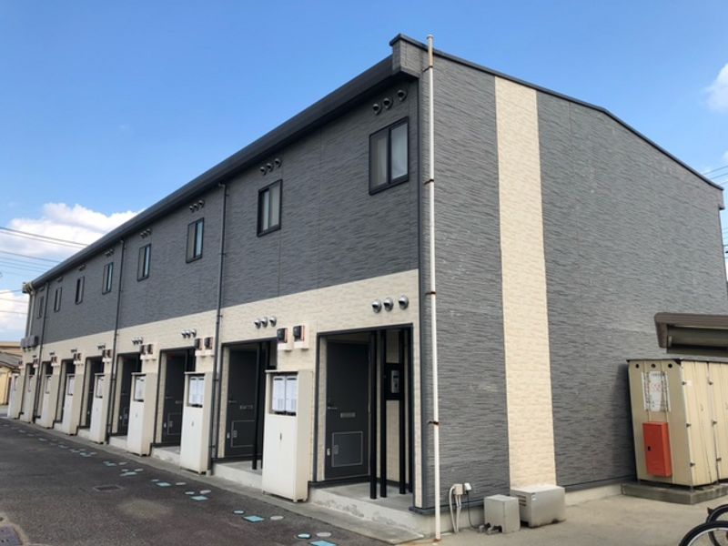 レオパレスパストラル甲斐 外観