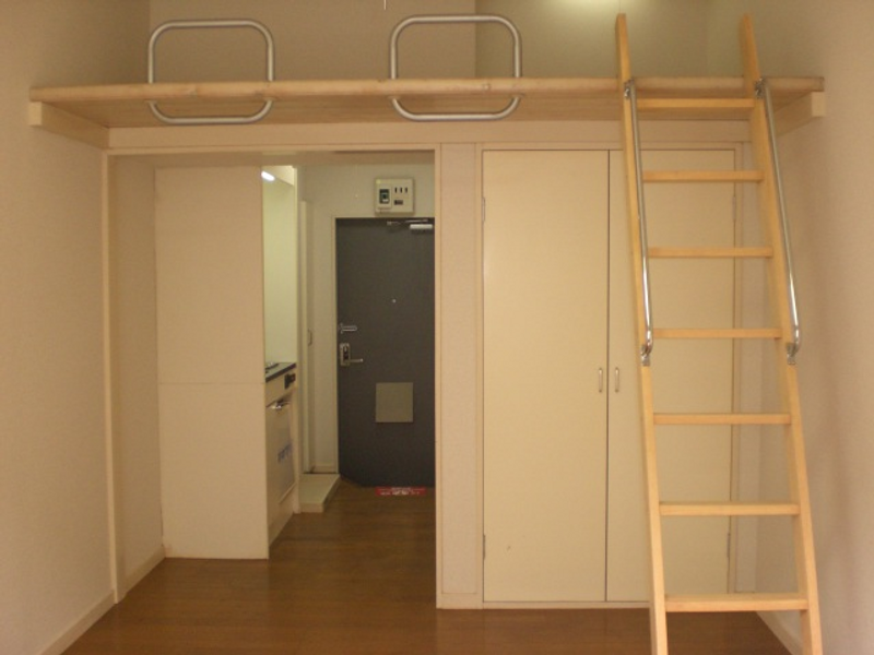 レオパレスリュミエール 居間