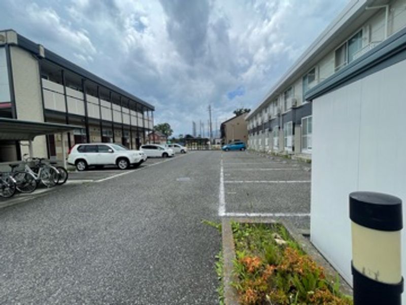レオパレスガーデンハウス 駐車場
