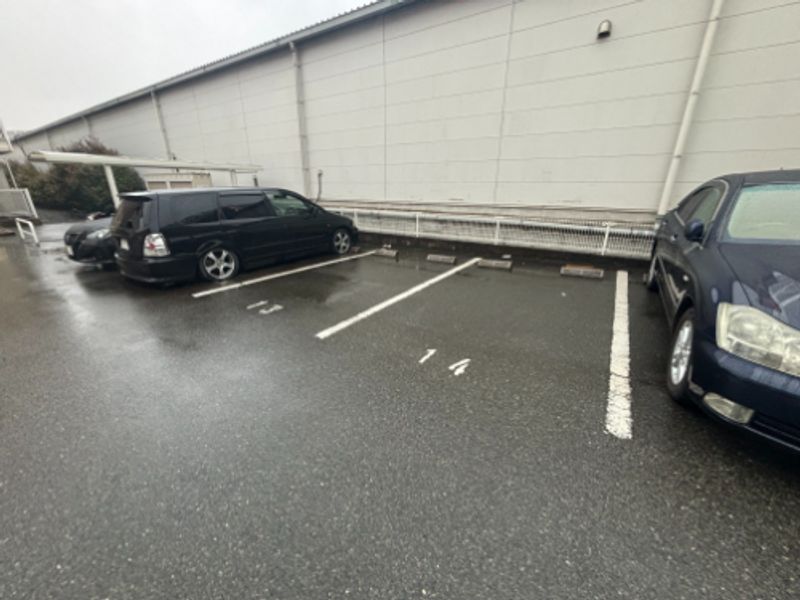 レオパレスＧＯＳＡＭＡＲＵ 駐車場
