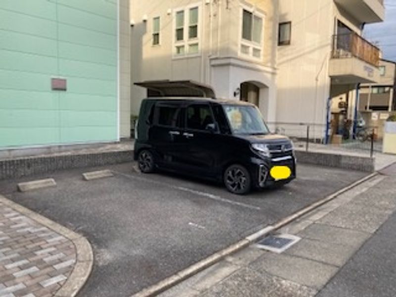 レオパレス西米野 駐車場