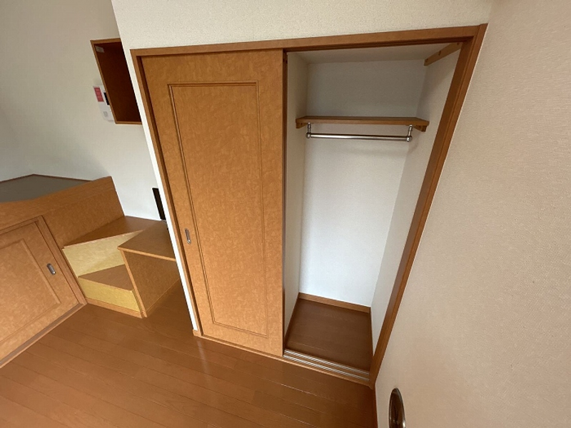 レオパレスラインホルト立石 収納