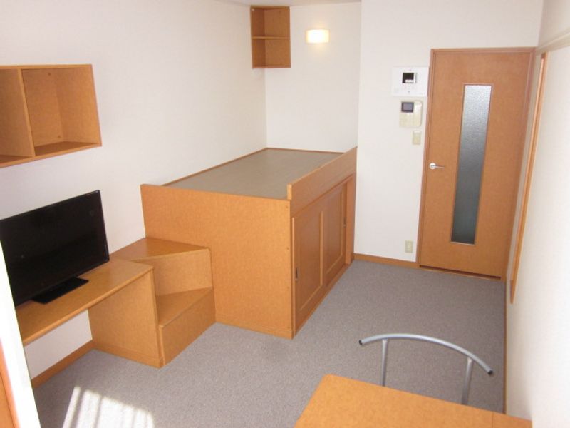 レオパレスシャンデリア 居間