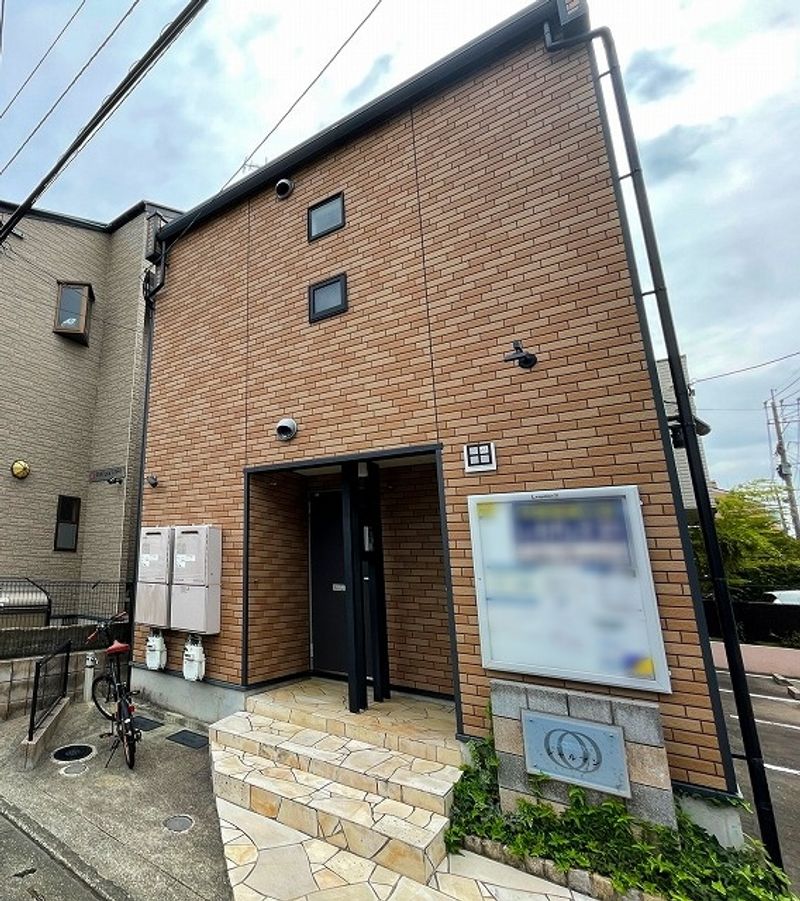 LEONEXT Charmant exterior