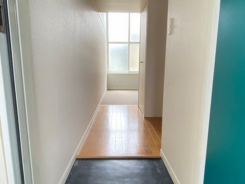 レオパレスオープリーコート 玄関