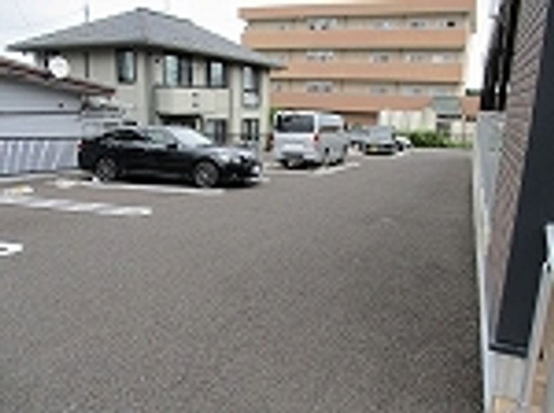 レオネクストポム　ド　テール 駐車場