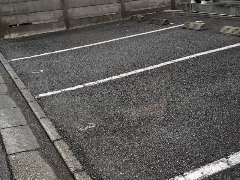 レオパレスボニータ 駐車場