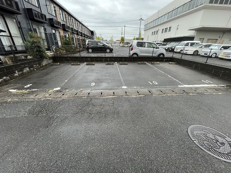 レオパレス新川Ⅱ 駐車場