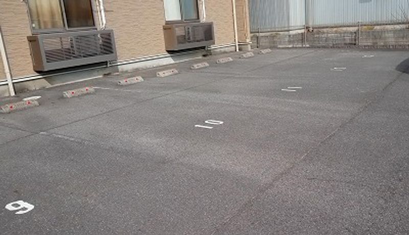 レオネクストエスペランサ八幡 駐車場
