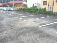 レオパレスプレシオＦ 駐車場