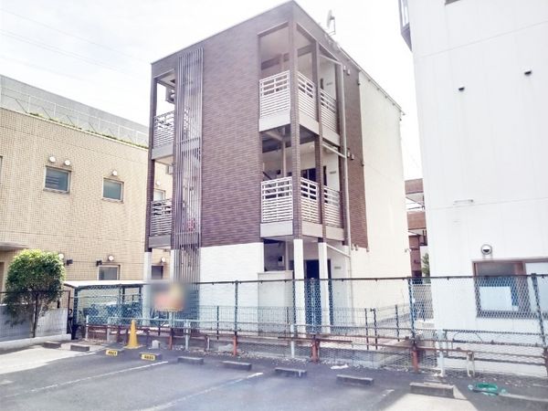 Bên ngoài CLEINO Fiorente