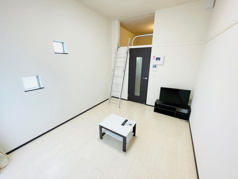 CLEINO Leo Naitou Living room