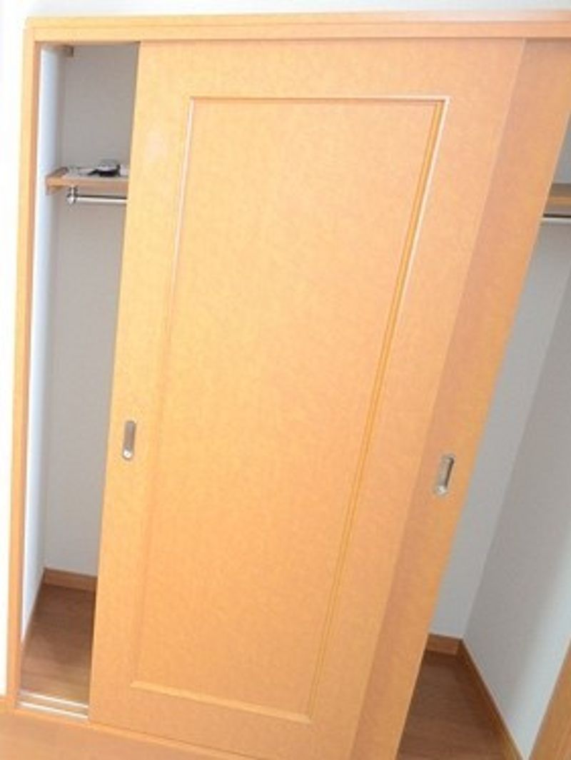 レオパレスねおびーんず 収納