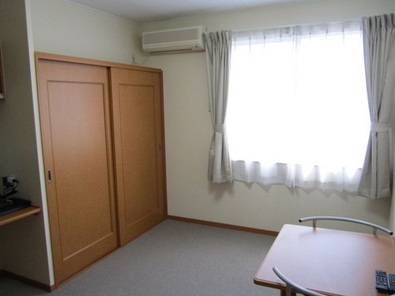 レオパレスさぎしまⅢ 居間