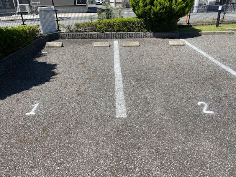 レオパレス天上野 駐車場
