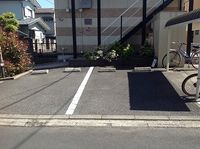 レオパレスラピスⅡ 駐車場