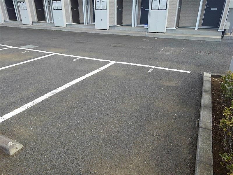 レオパレスやなぎ荘　第一 駐車場
