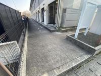 レオパレストビス エントランス