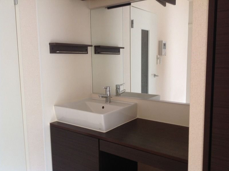 LEONEXT Gabriel Sink