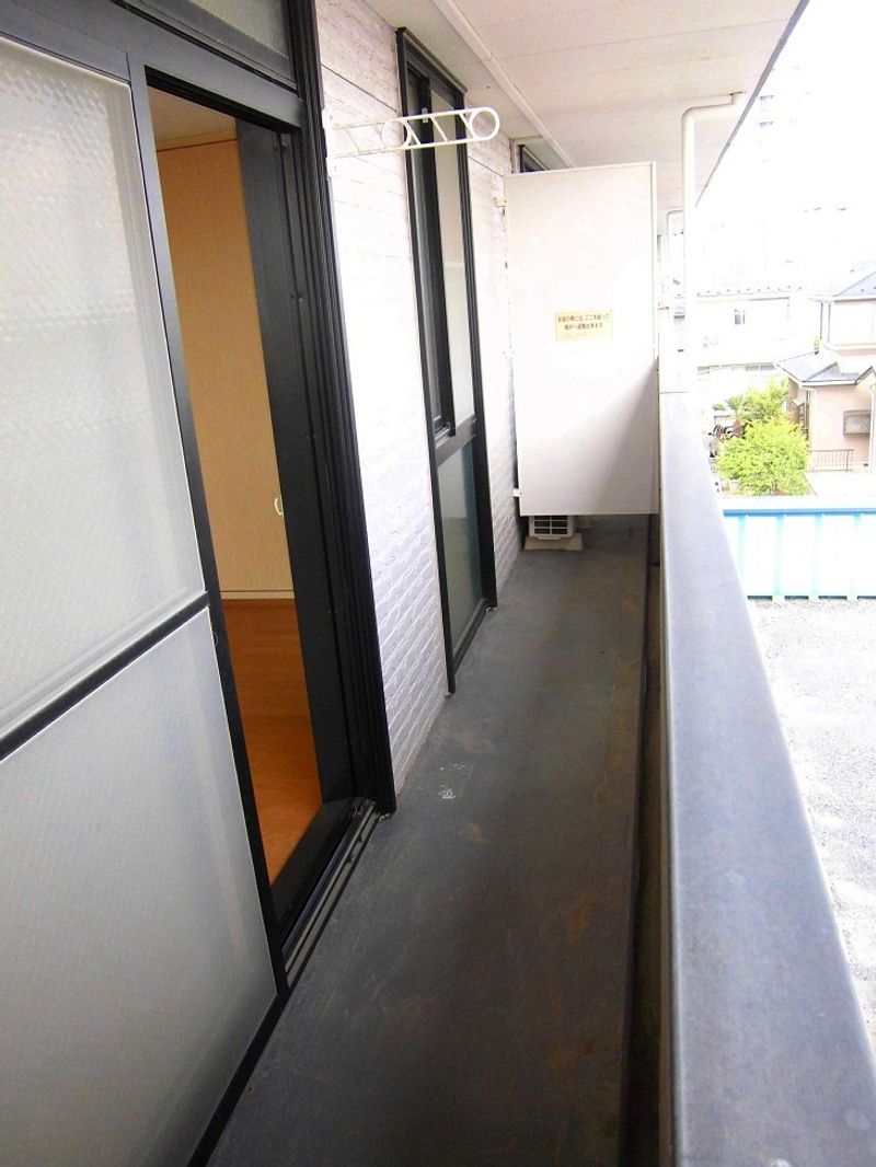 レオパレス彩弐番館 バルコニー