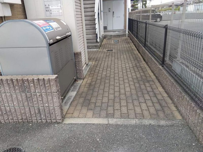 レオパレス夢未来 エントランス