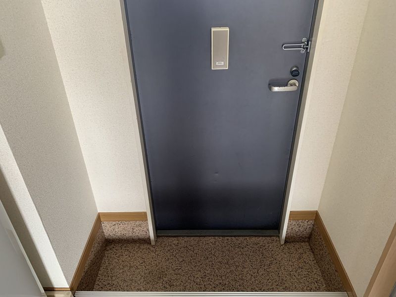 レオパレスヴァンベール 玄関