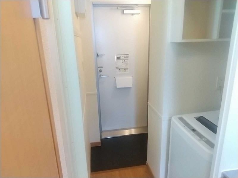 レオパレス中央Ⅱ 玄関