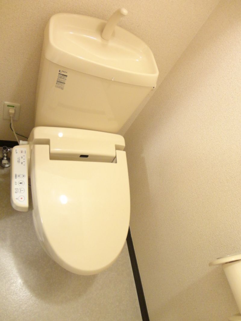 レオパレスビューラー トイレ