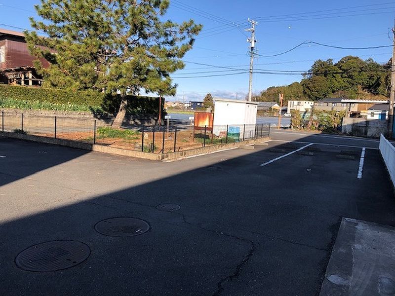 レオネクストウェリナ 駐車場